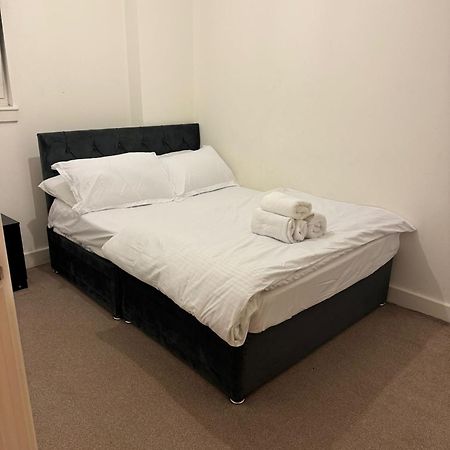 Spacious 2 Bedrooms Apartment In Stratford Londra Exterior foto