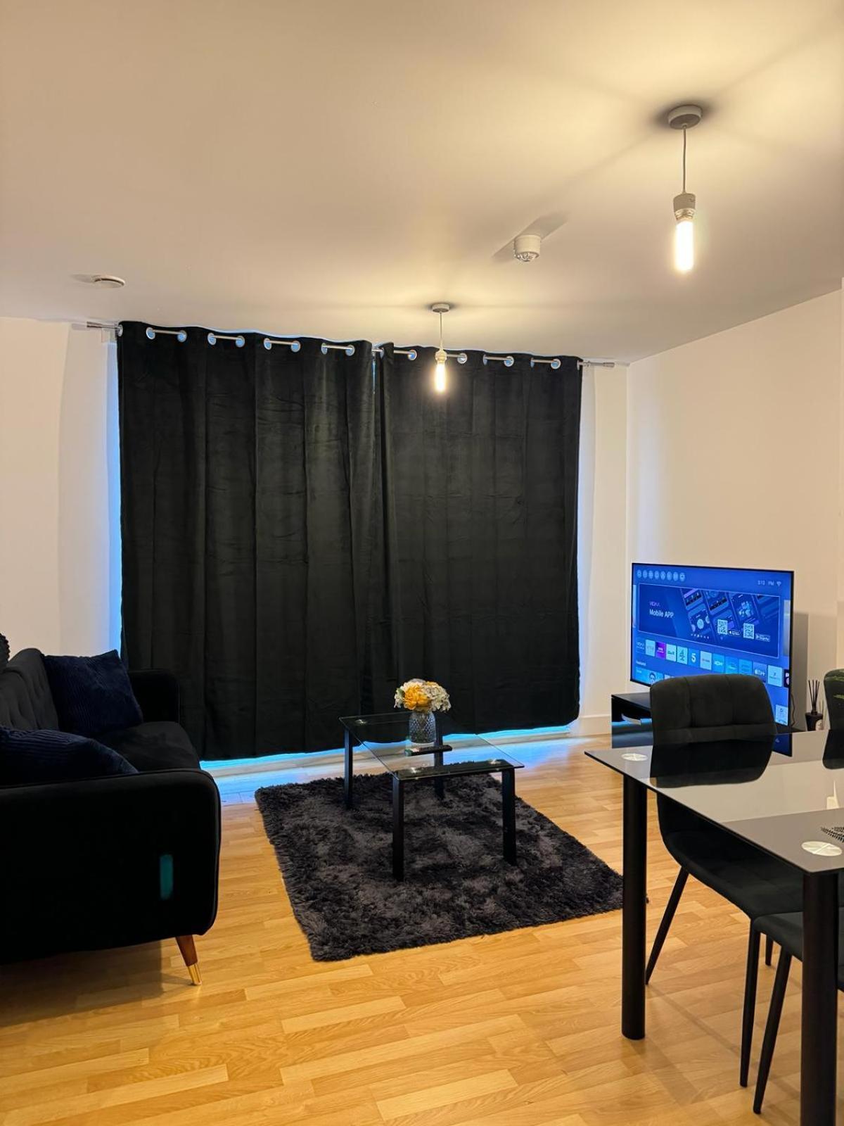 Spacious 2 Bedrooms Apartment In Stratford Londra Exterior foto