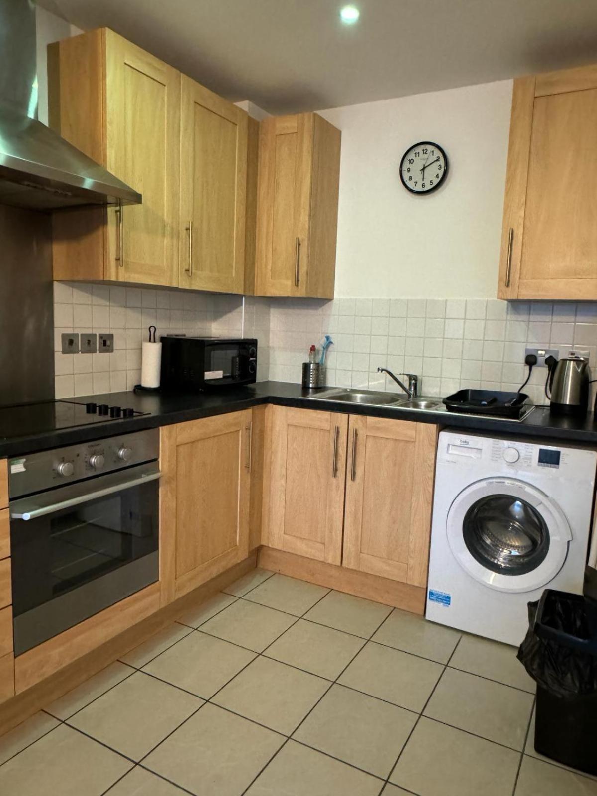 Spacious 2 Bedrooms Apartment In Stratford Londra Exterior foto