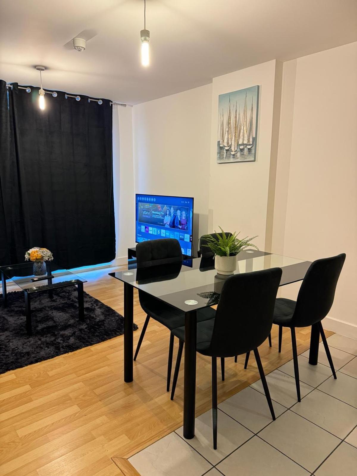 Spacious 2 Bedrooms Apartment In Stratford Londra Exterior foto