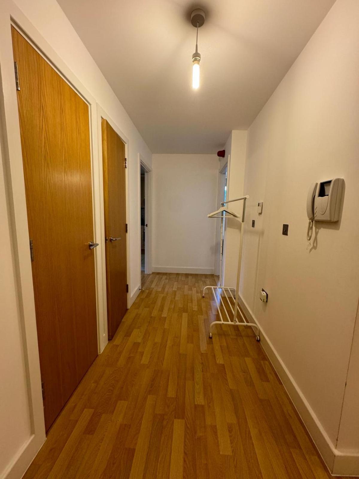 Spacious 2 Bedrooms Apartment In Stratford Londra Exterior foto